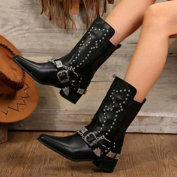 Women's V-Cut Short Boots, Western Cowboy Style With Metal Rivets - Picture 1 of 7